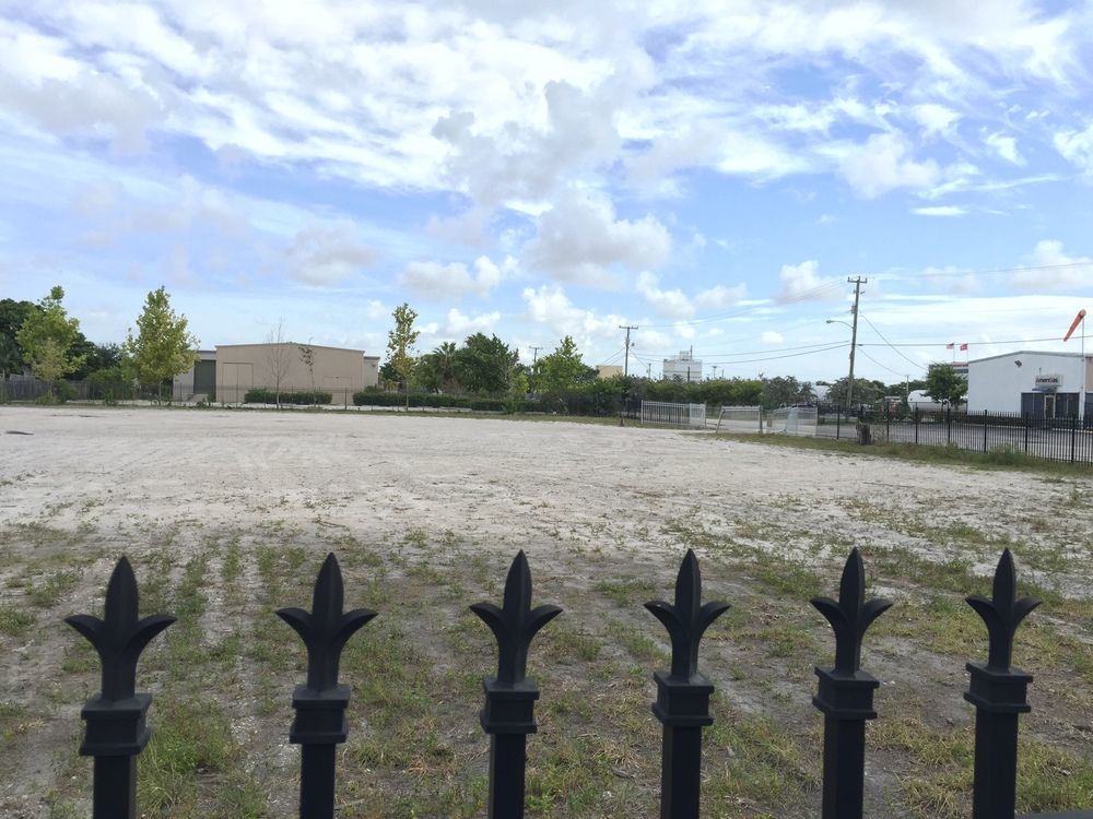 Bank-Owned Cold Storage Warehouse (USDA-Approved) & Expansion Lot : 290 SW 14th Ave, Pompano Beach, FL 33069